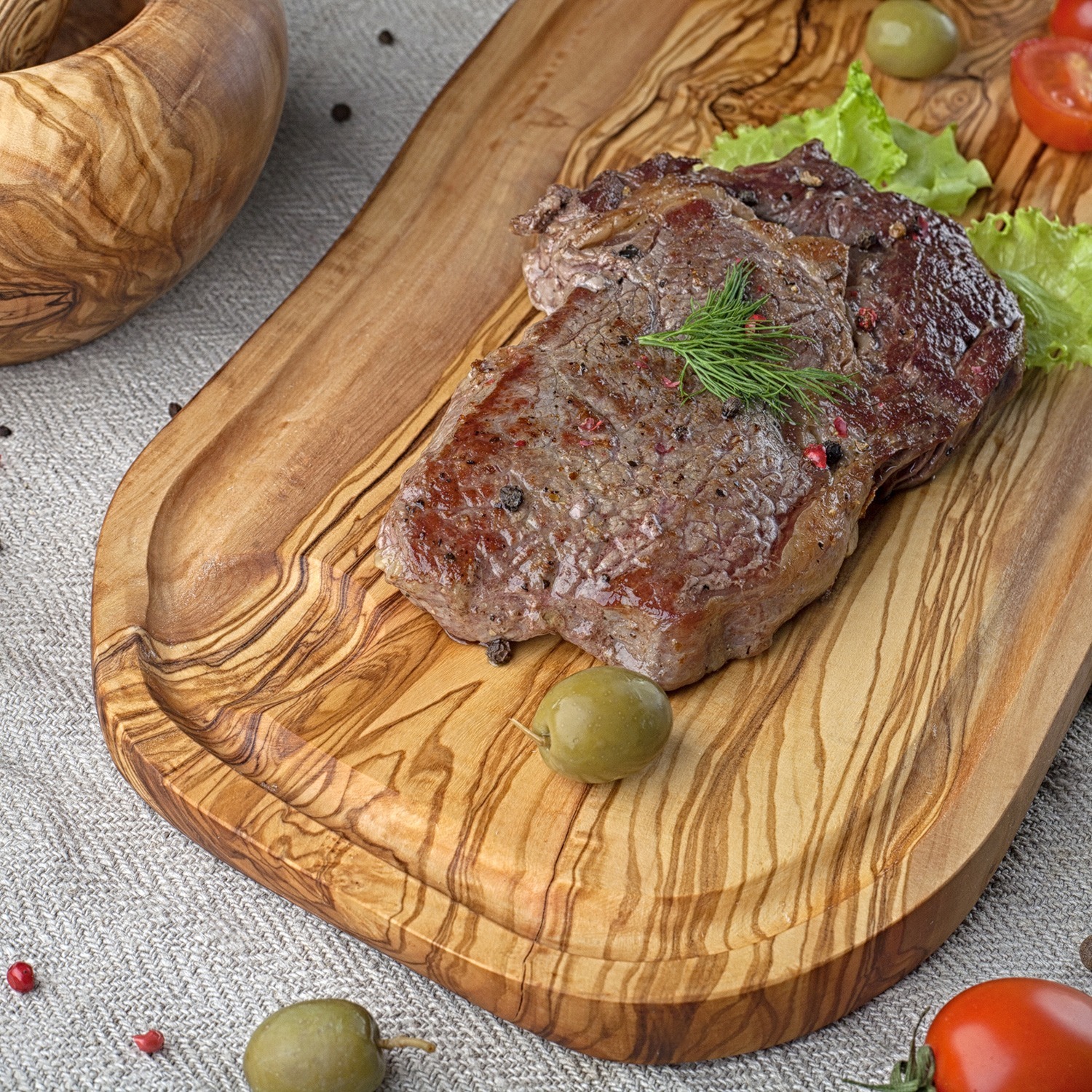 Olive Wood Meat Cutting Board with Drip Edge, Wooden Steak Board with Juice  Groove, Meat Chopping Block, 100% Natural (16”)