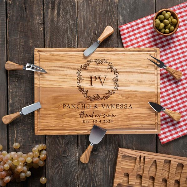 Personalized Olive Wood Cutting Board – Wedding & Anniversary Gift