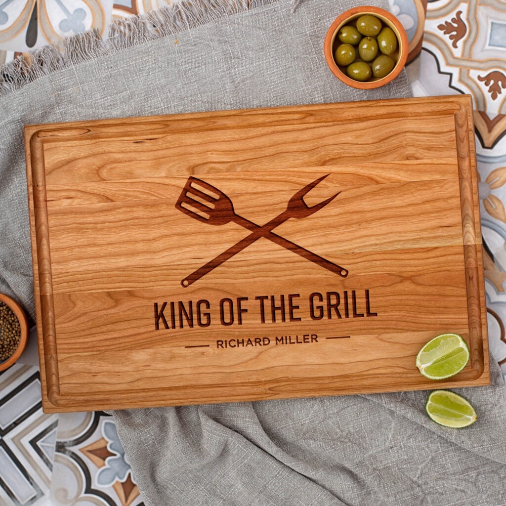 King of the grill cutting board.
