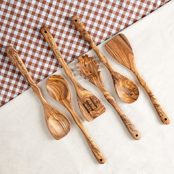 Engraved wooden spoon set with kitchen phrases in script